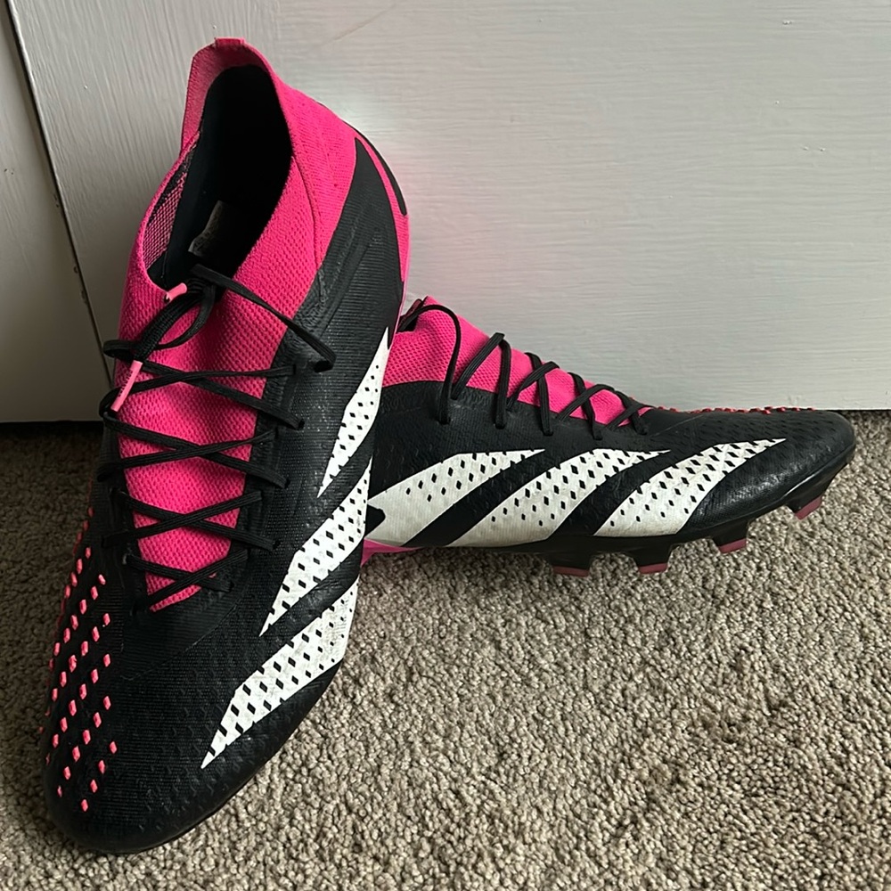 Adidas Cleats/Boots Men’s Size 12 Black and Pink Predator Accuracy.1